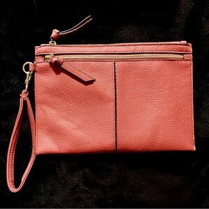 Kelly and Katie Rose Color Wristlet 
Gold hardware     **NWOT**